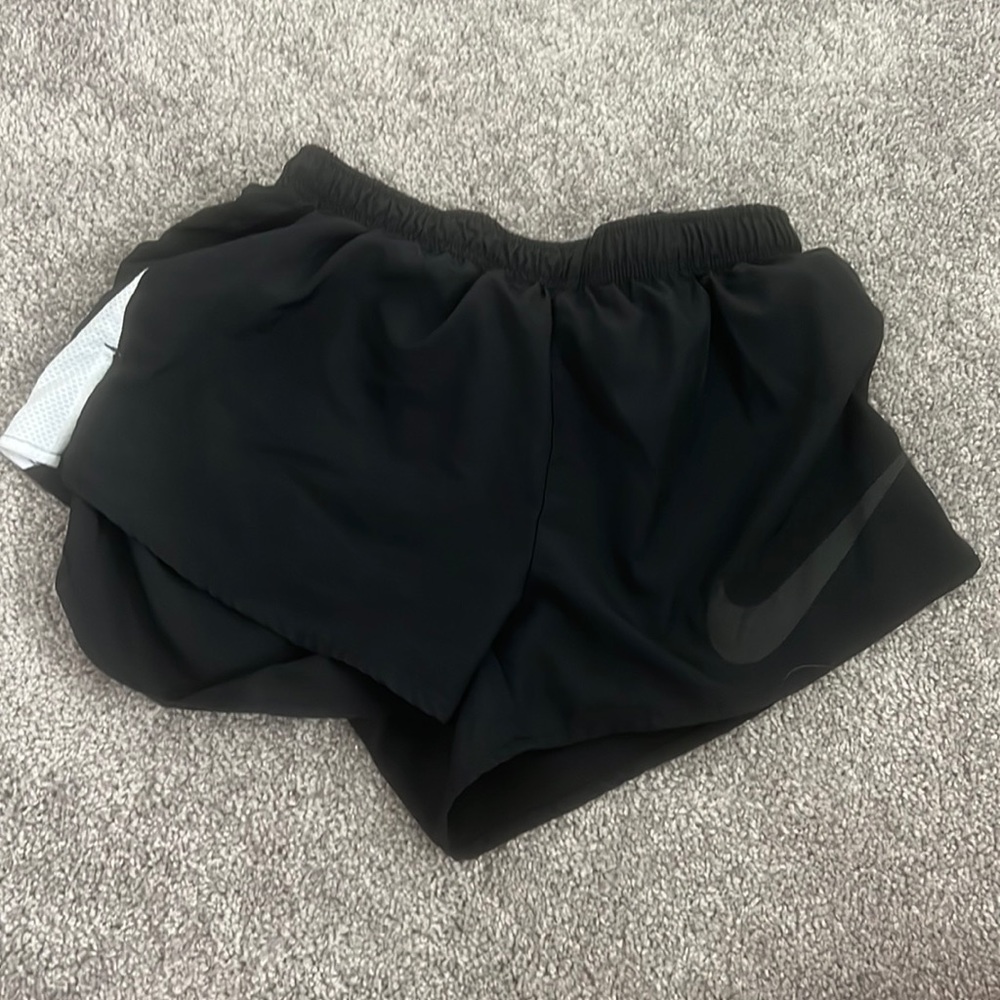 nike athletic shorts size small